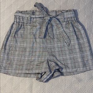 Black and grey Plaid shorts (high waisted) size M